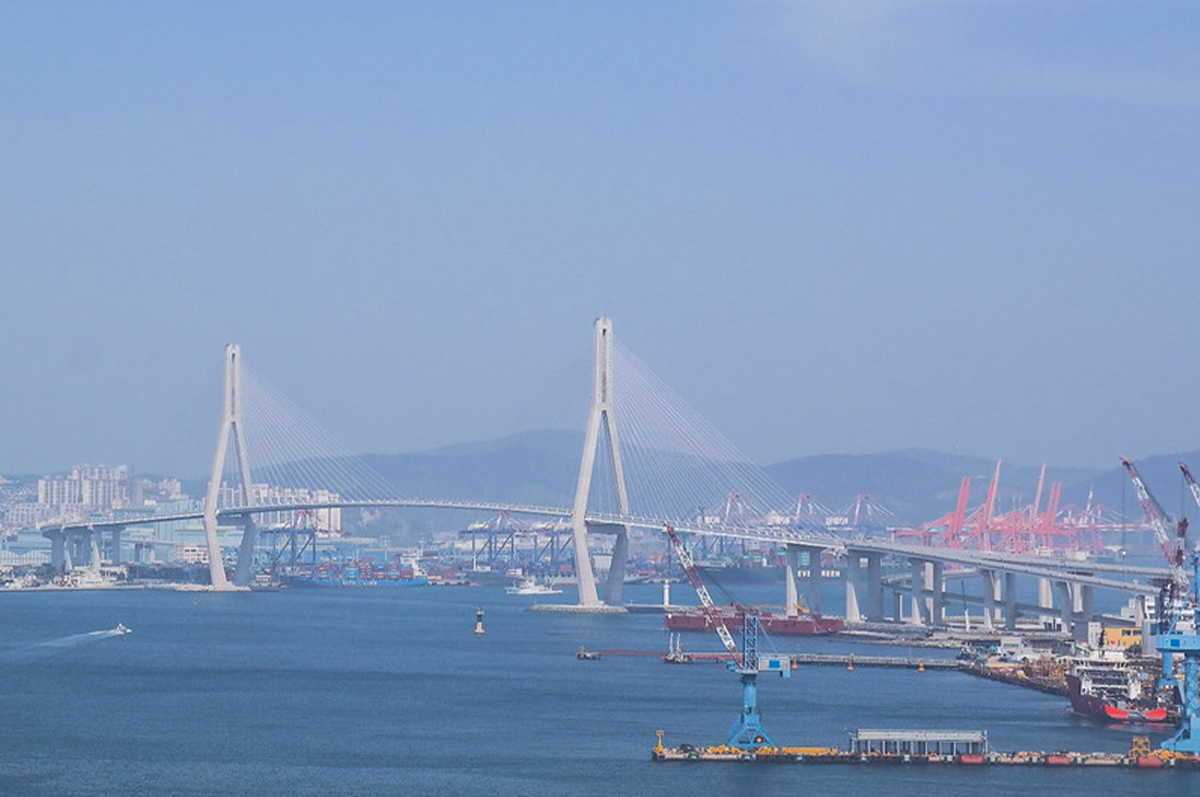 부산항대교와 원도심 부산항 전경